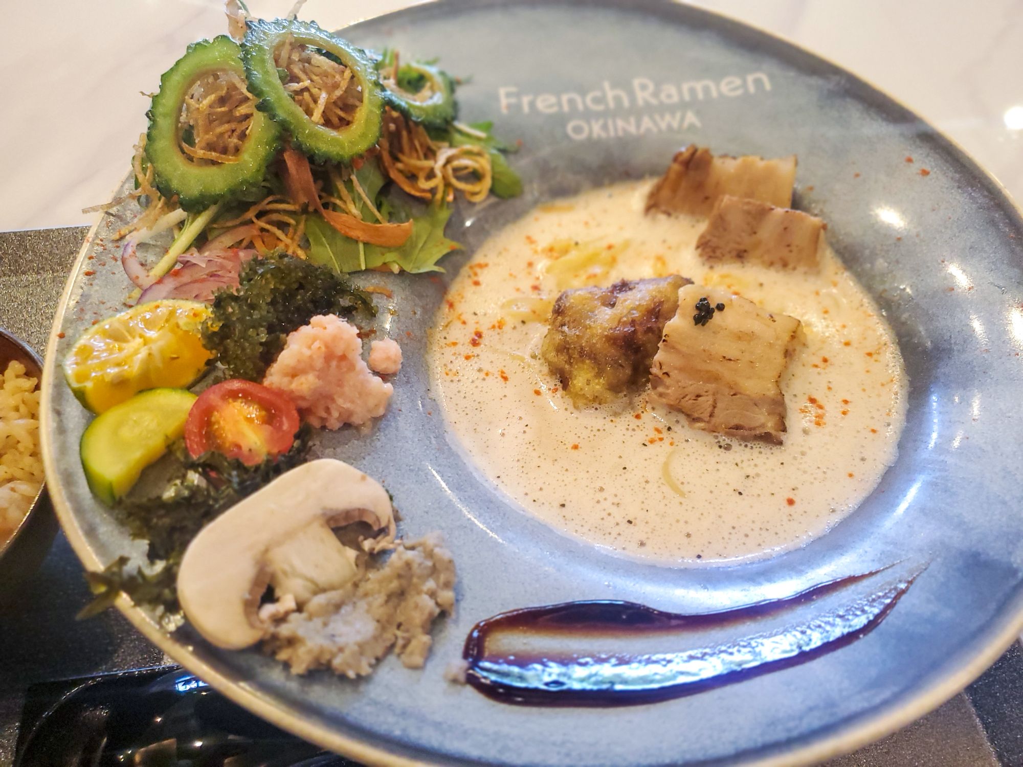 フレンチ気分で沖縄ソーキそば（🦀カニ編）