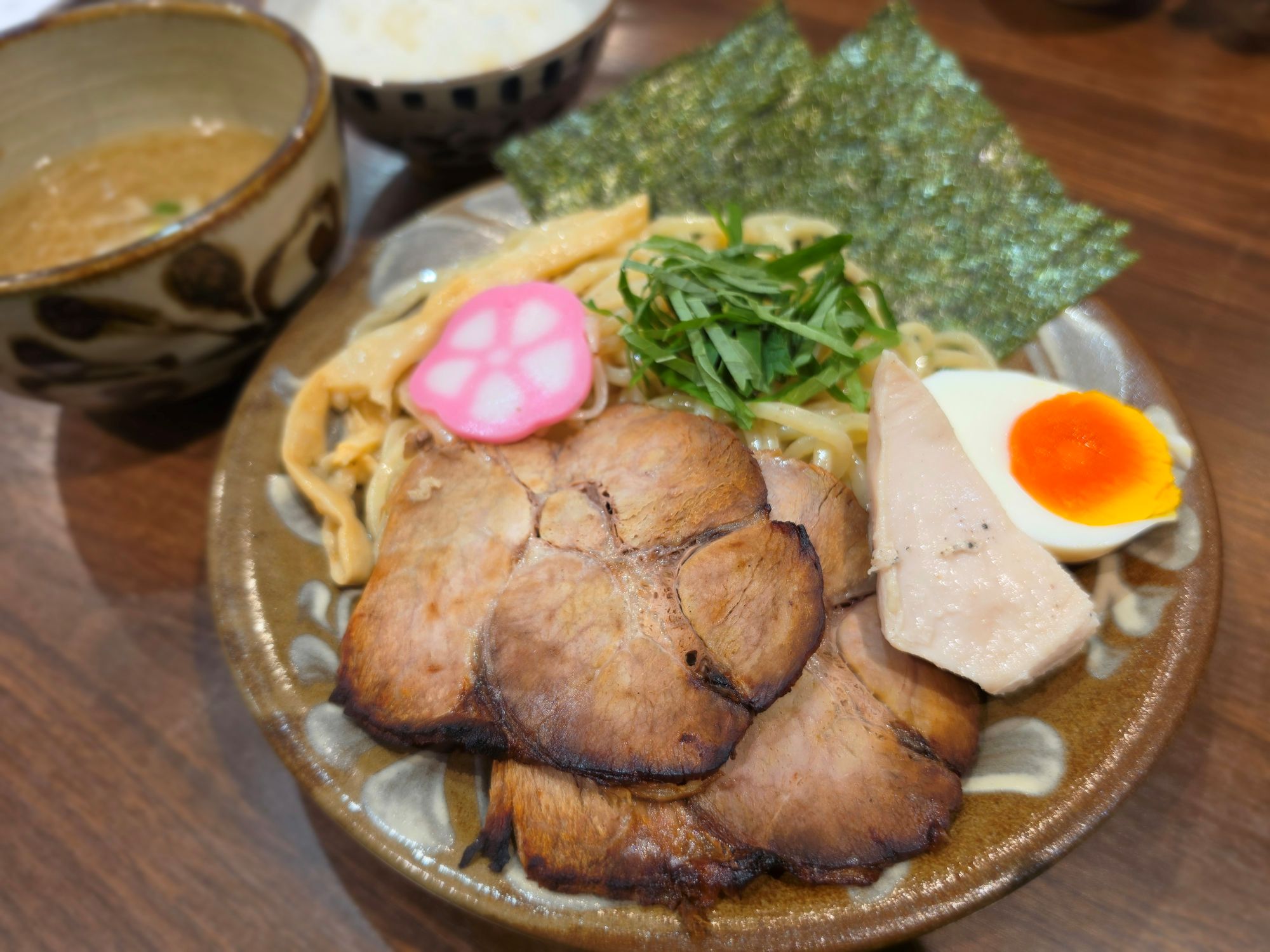 沖縄グルメ　読谷村「はちれん」さんの梅つけ麺